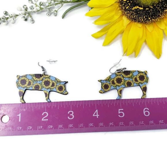 New Sunflower Pig Wooden Earrings - Picture 4 of 4